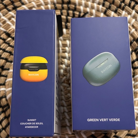 Raycon Earbuds & Case - Picture 6 of 7